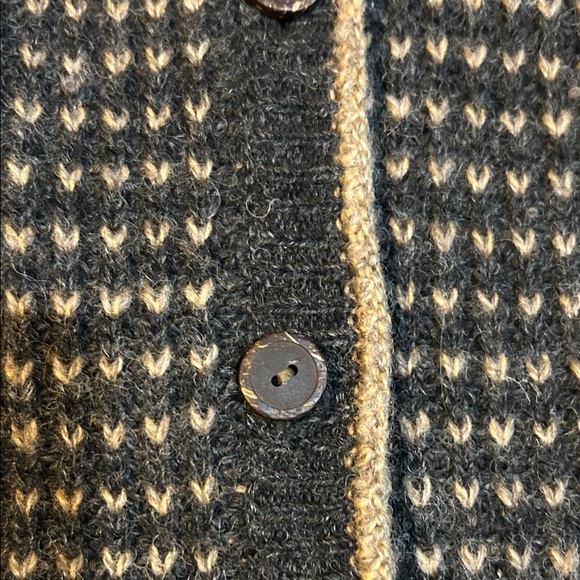 Vintage Pendleton charcoal grey and oatmeal Cardigan Sweater with floral trim - Picture 5 of 12